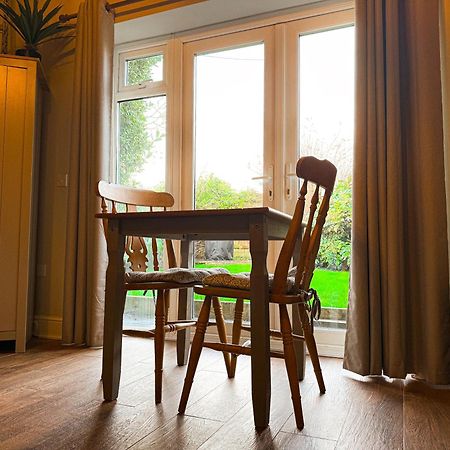 Beautiful Cotswold Couples Retreat Villa Bourton-on-the-Water Екстериор снимка