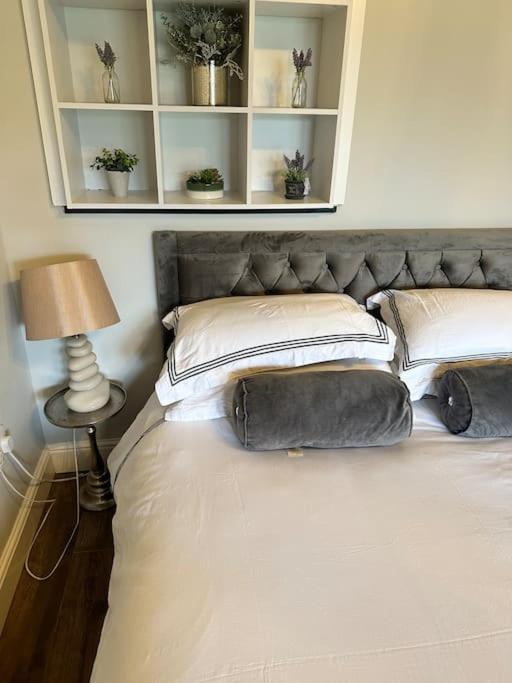 Beautiful Cotswold Couples Retreat Villa Bourton-on-the-Water Екстериор снимка