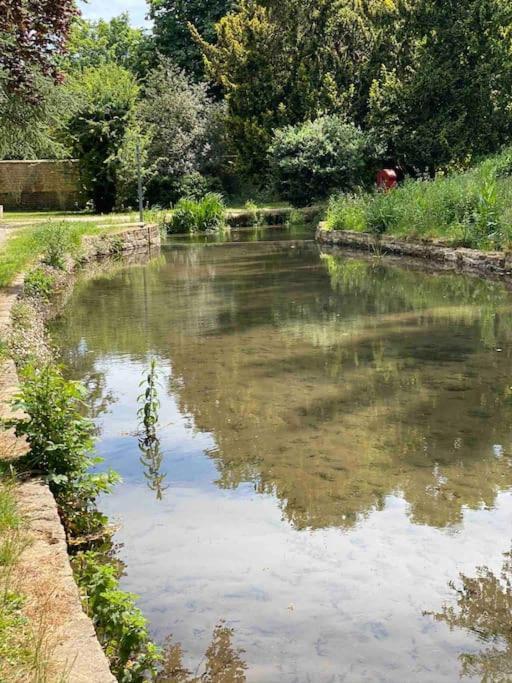 Beautiful Cotswold Couples Retreat Villa Bourton-on-the-Water Екстериор снимка