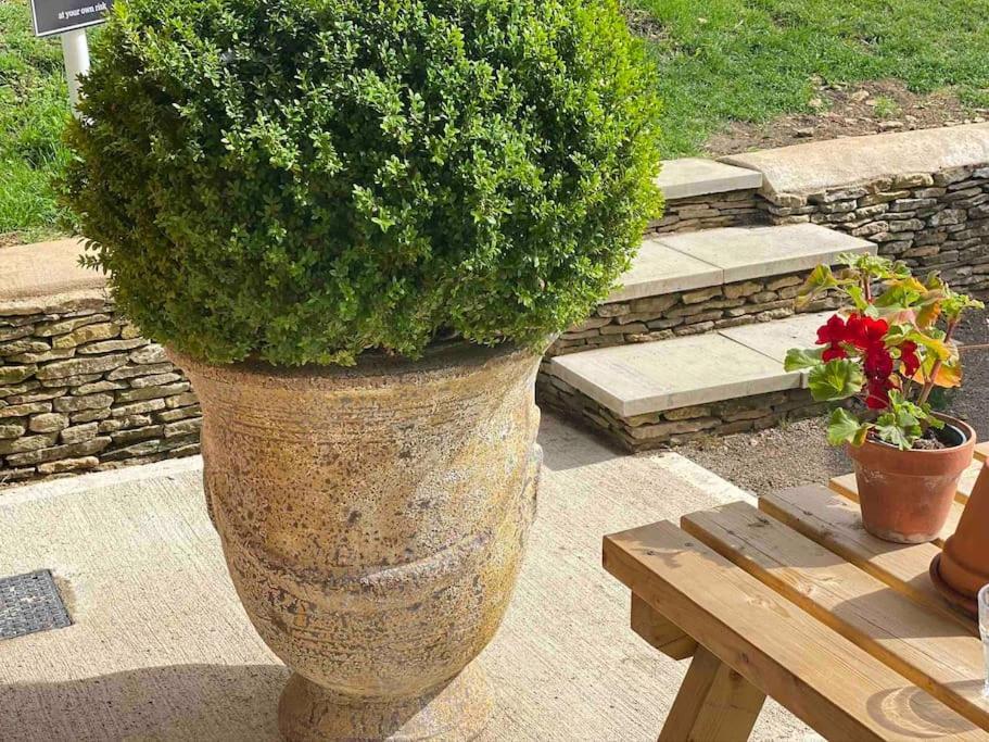 Beautiful Cotswold Couples Retreat Villa Bourton-on-the-Water Екстериор снимка
