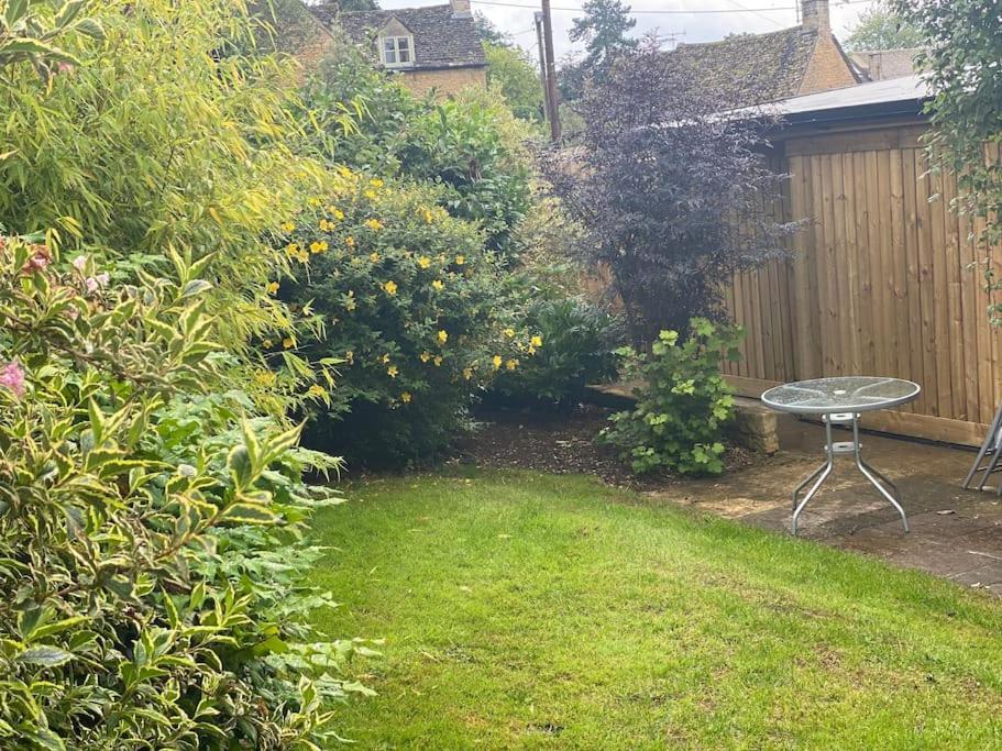 Beautiful Cotswold Couples Retreat Villa Bourton-on-the-Water Екстериор снимка