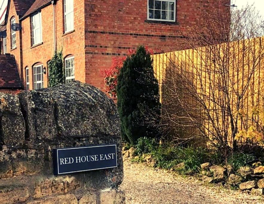 Beautiful Cotswold Couples Retreat Villa Bourton-on-the-Water Екстериор снимка